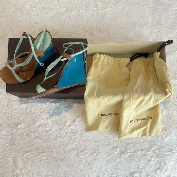 Elegant Blue and Brown Wedge Sandals - Picture 2 of 4